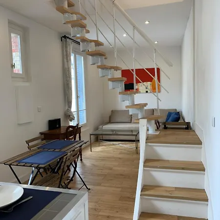 Renovated Duplex In Germain En Laye Saint-Germain-en-Laye