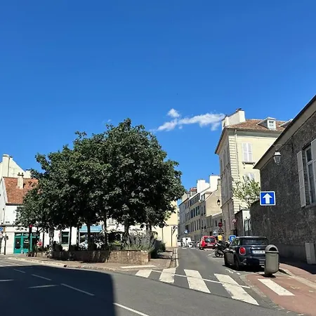 Renovated Duplex In Germain En Laye * Saint-Germain-en-Laye