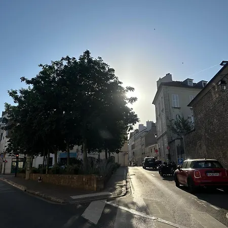 Renovated Duplex In Germain En Laye 아파트 *
